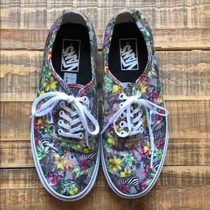 Women’s Vans authentic Kenya sneaker (size 9.0)